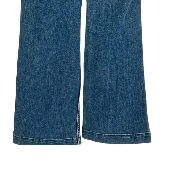 Levi's San Francisco Women Demi Curve Classic Jeans Flare Med Wash Sz 4/27 - Picture 6 of 16
